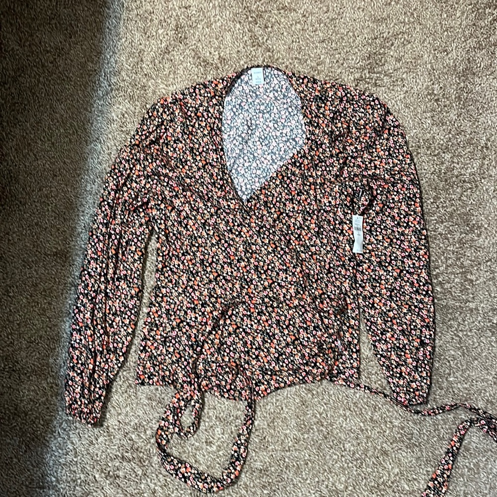 Old navy floral wrap shirt nwt